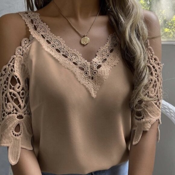 Tops - Boho Camel Lace Top Size Small EUC